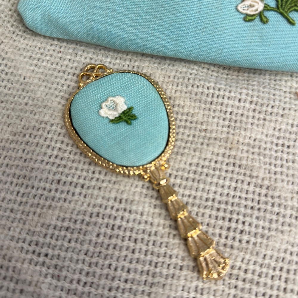 Vintage Kiss Lock Coin Purse Mirror Set Aqua Embroidered Rose Coquette Cottage - Picture 9 of 11